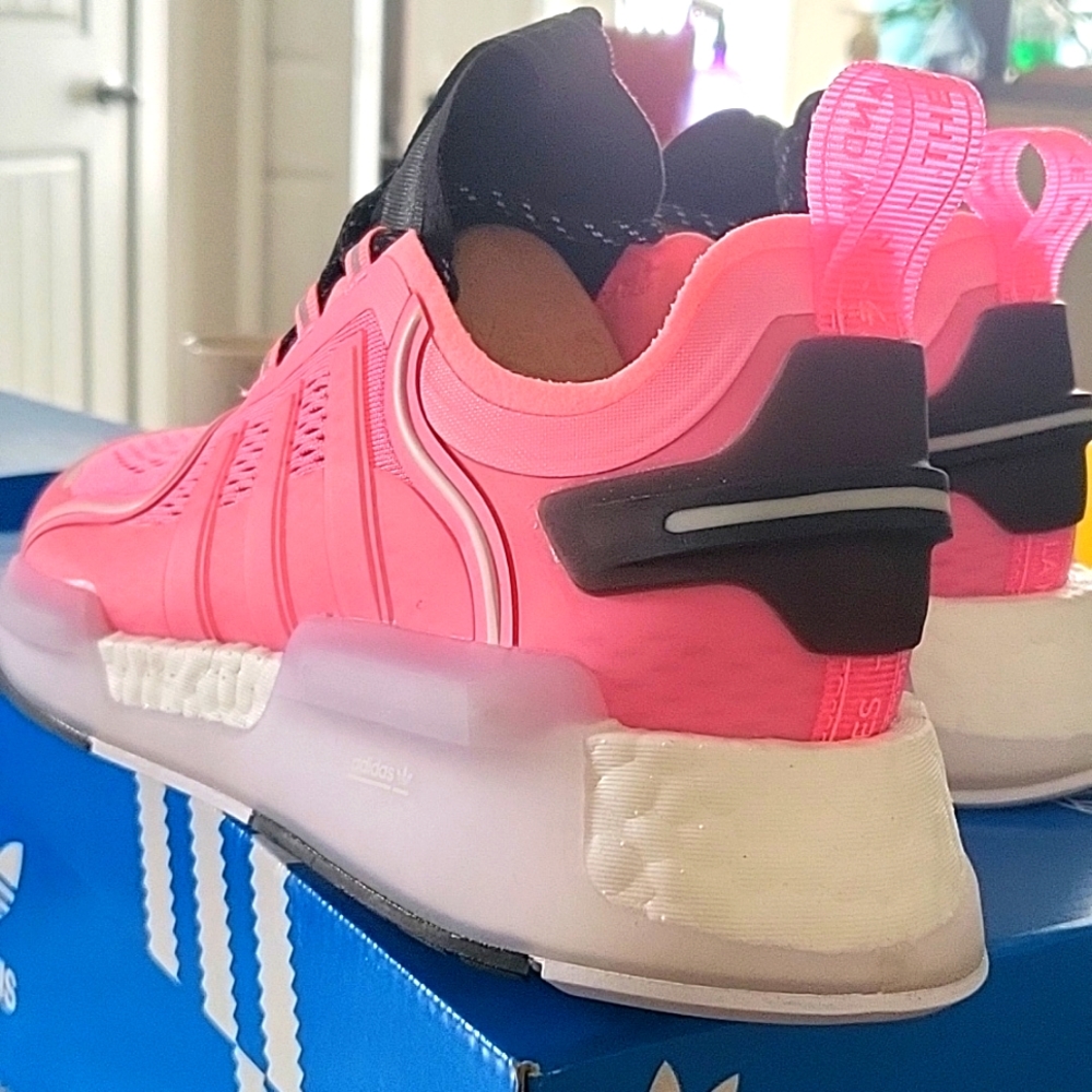 NMD_V3 J - Picture 1 of 4